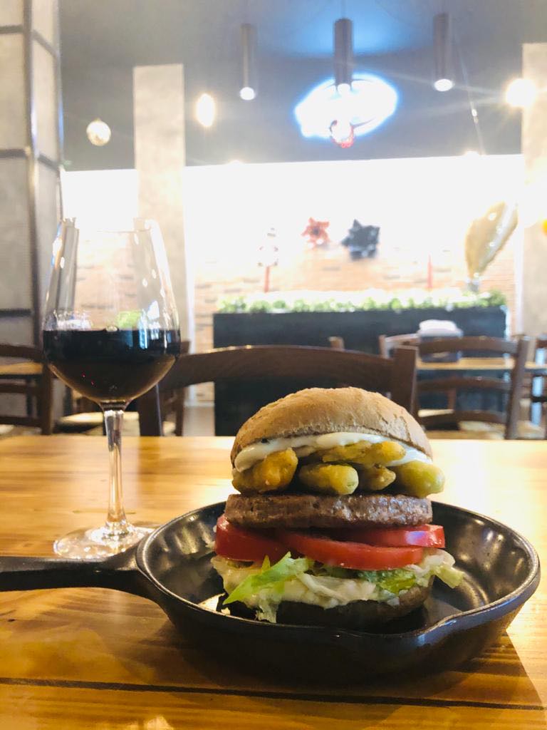 A Gramburger torna l’appuntamento dedicato a vino e burger