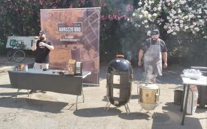 Carbone, affumicatura e passione: i segreti del barbecue secondo Abruzzo Bbq